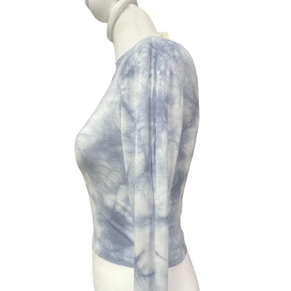 Aeropostale. Sz Small. Crop Top.. Small hole Rt arm. - Picture 5 of 16